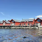 Feriehus Modern Seafront With Sauna 8 Mins To Leknes *