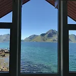 Feriehus Modern Seafront With Sauna 8 Mins To Leknes