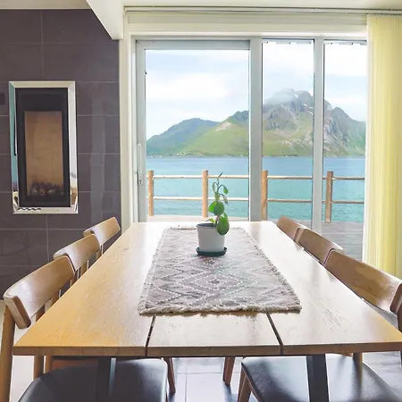Modern Seafront With Sauna 8 Mins To Leknes Storeidet