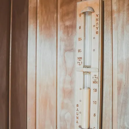 Modern Seafront With Sauna 8 Mins To Leknes 펜션