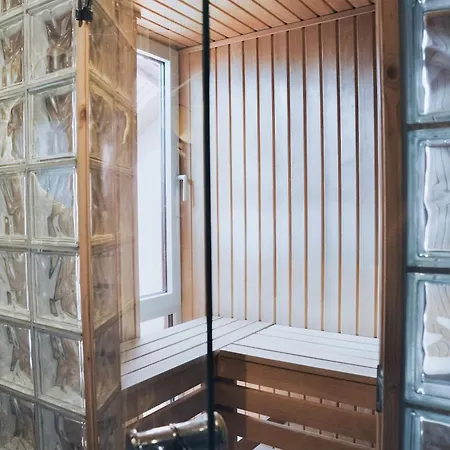 Modern Seafront With Sauna 8 Mins To Leknes 펜션 *