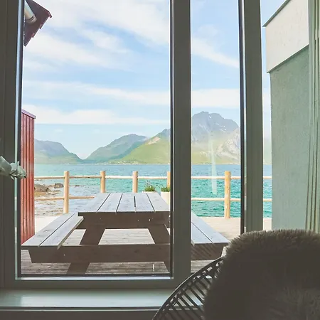 Modern Seafront With Sauna 8 Mins To Leknes Storeidet