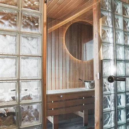 Modern Seafront With Sauna 8 Mins To Leknes Feriehus