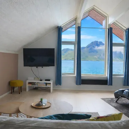 펜션 Modern Seafront With Sauna 8 Mins To Leknes Storeidet
