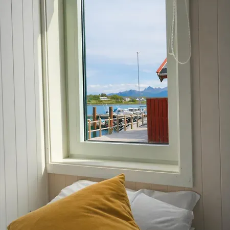 Modern Seafront With Sauna 8 Mins To Leknes Storeidet