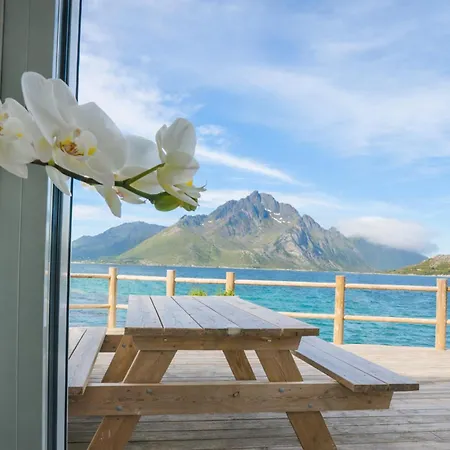 Modern Seafront With Sauna 8 Mins To Leknes Ferienhaus