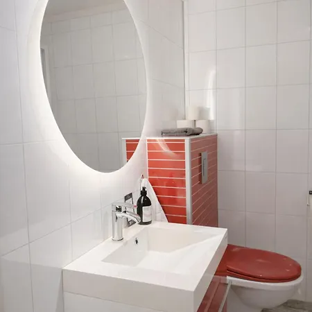 Semesterbostad Modern Seafront With Sauna 8 Mins To Leknes *