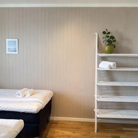 Semesterbostad Modern Seafront With Sauna 8 Mins To Leknes