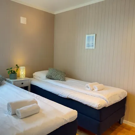 Modern Seafront With Sauna 8 Mins To Leknes *