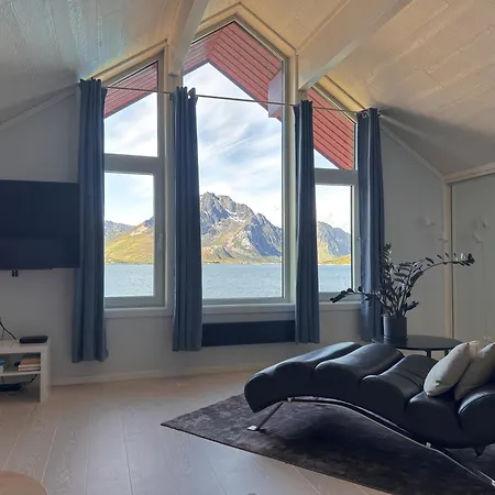 Modern Seafront With Sauna 8 Mins To Leknes Storeidet