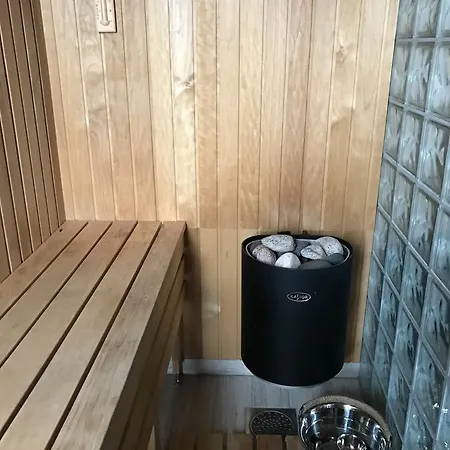Semesterbostad Modern Seafront With Sauna 8 Mins To Leknes Storeidet