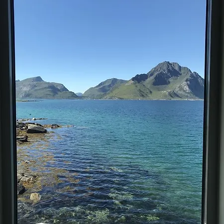 Semesterbostad Modern Seafront With Sauna 8 Mins To Leknes *