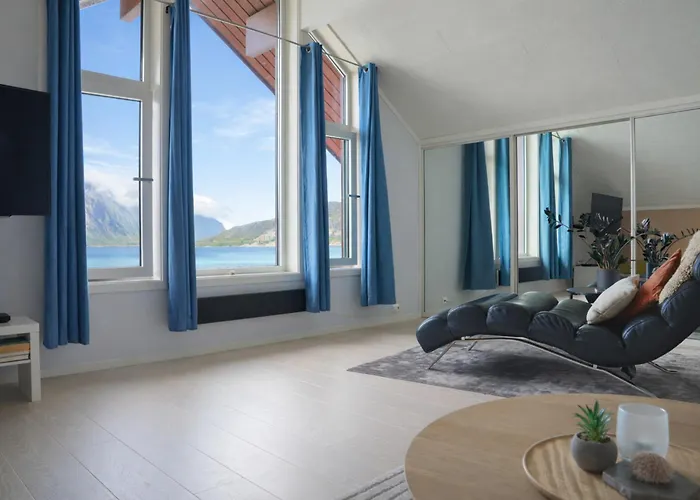 Modern Seafront With Sauna 8 Mins To Leknes Storeidet