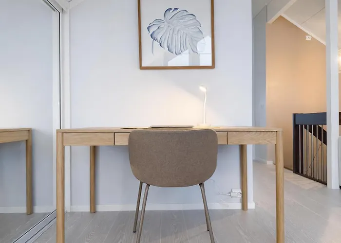 Vakantiehuis Modern Seafront With Sauna 8 Mins To Leknes Storeidet