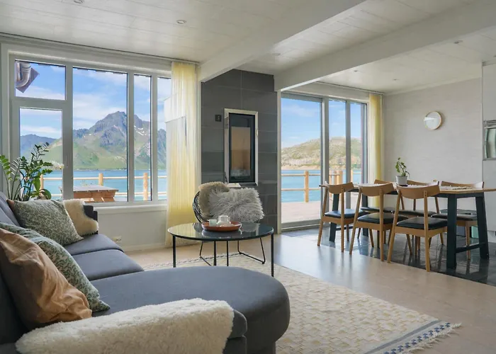 Ferienhaus Modern Seafront With Sauna 8 Mins To Leknes *