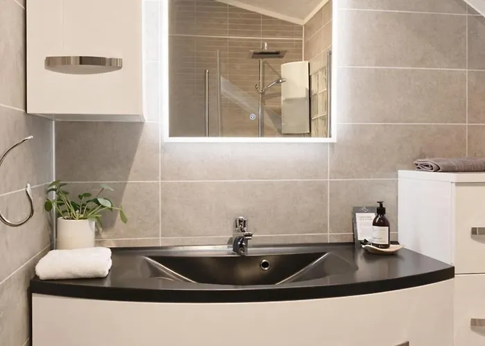 Ferienhaus Modern Seafront With Sauna 8 Mins To Leknes