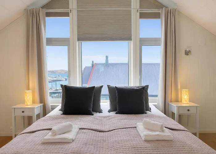 Ferienhaus Modern Seafront With Sauna 8 Mins To Leknes *